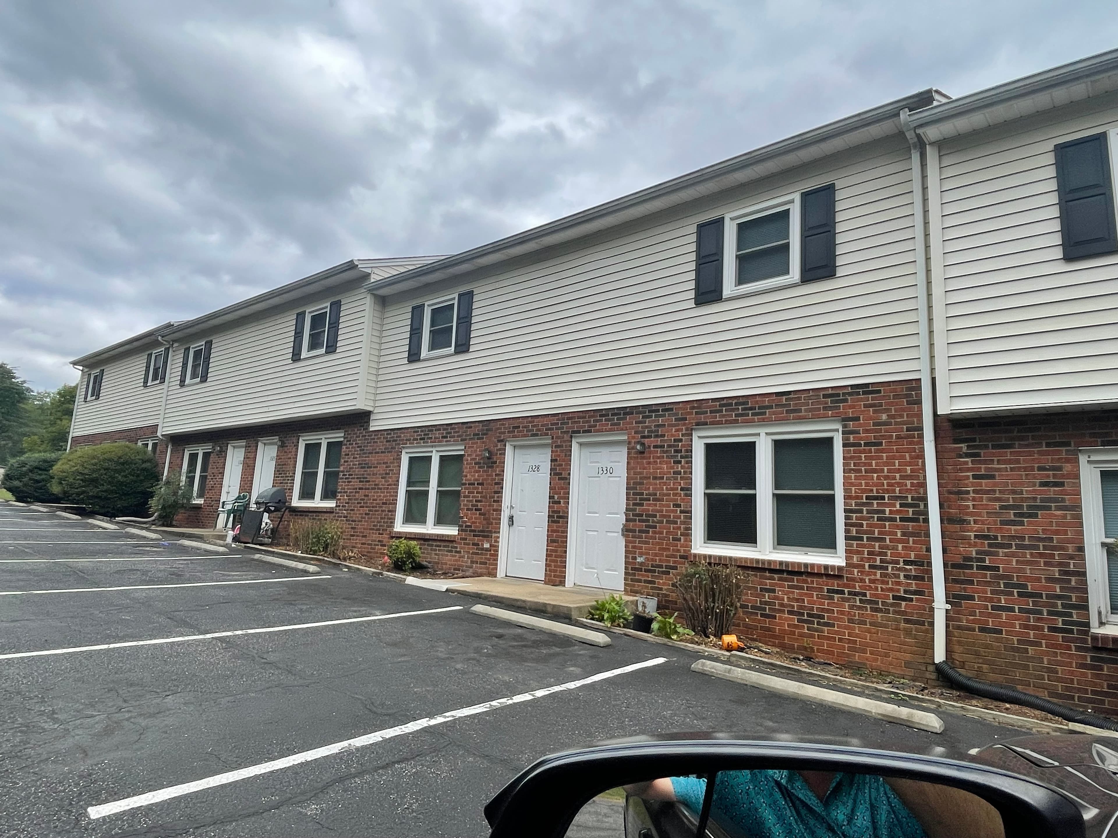 Commercial pressure washing in Huntersville, NC
